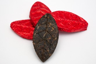 Хонг Чжи (Красный Лист) - красный китайский чай в форме листа 8 грамм DC034